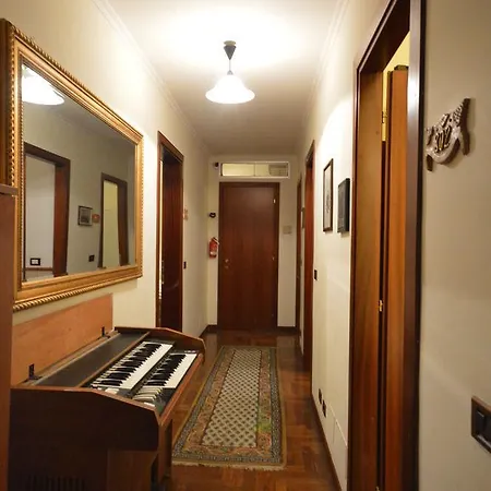 Alexis Hotel 2*